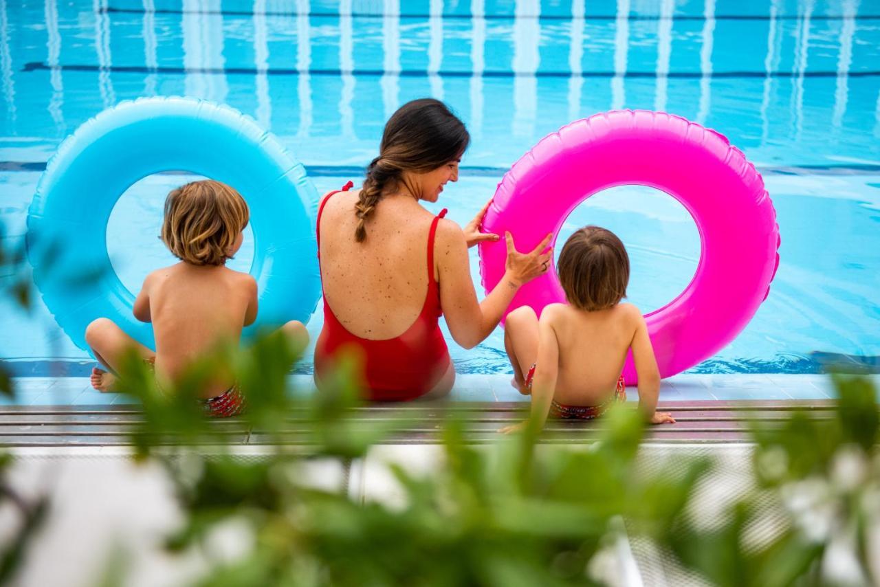 Unahotels Imperial Sport Hotel Pesaro Luaran gambar