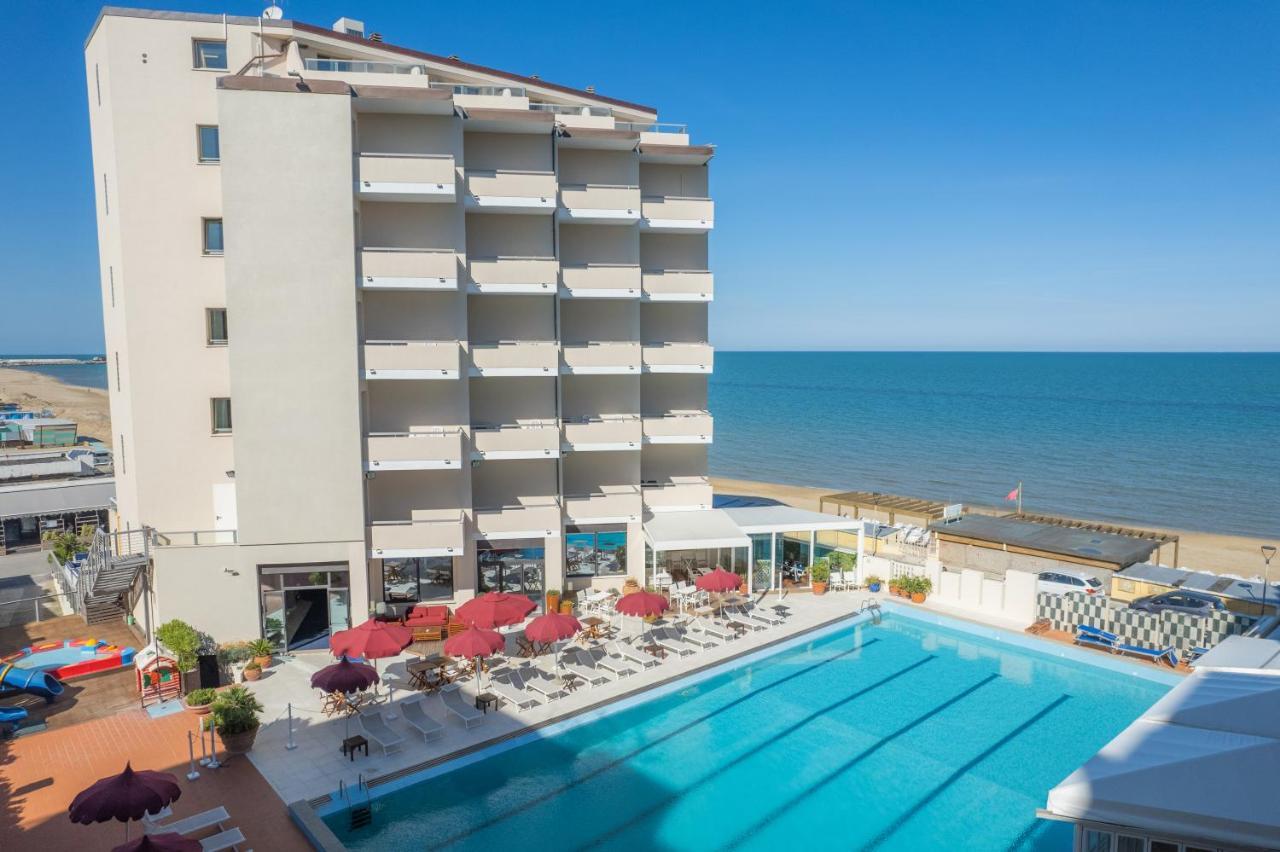 Unahotels Imperial Sport Hotel Pesaro Luaran gambar