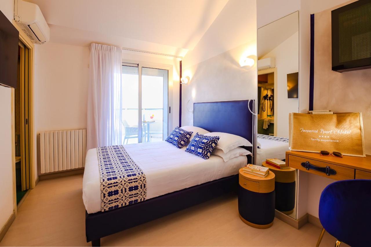 Unahotels Imperial Sport Hotel Pesaro Luaran gambar