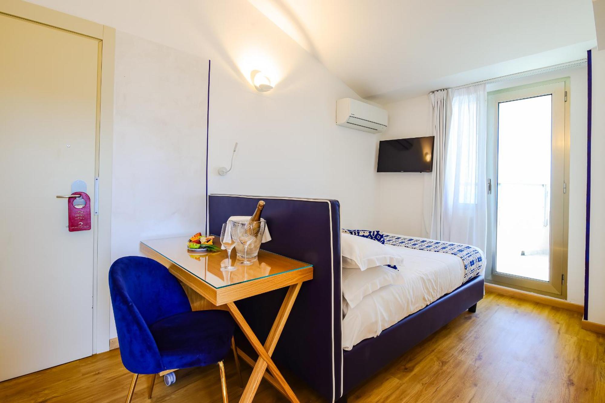 Unahotels Imperial Sport Hotel Pesaro Luaran gambar